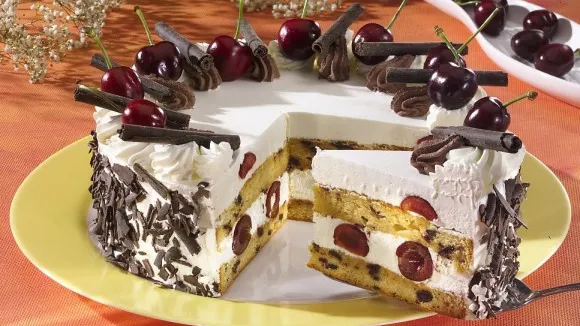 Aceasta este cea mai delicioasă rețetă de tort cu cireșe. Se face foarte simplu