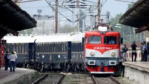 Circulaţie feroviară la viteză redusă pe trei tronsoane din cauza caniculei