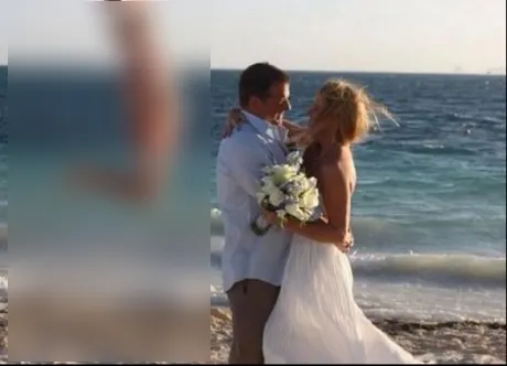 Au făcut şedinţa foto de la nuntă la mare. Mireasa a PLÂNS! A văzut ce era în spate. A stricat tot