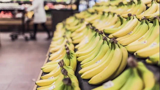 Pune un măr în punga cu fructe necoapte. A doua zi, surpriză. Vei face asta mereu