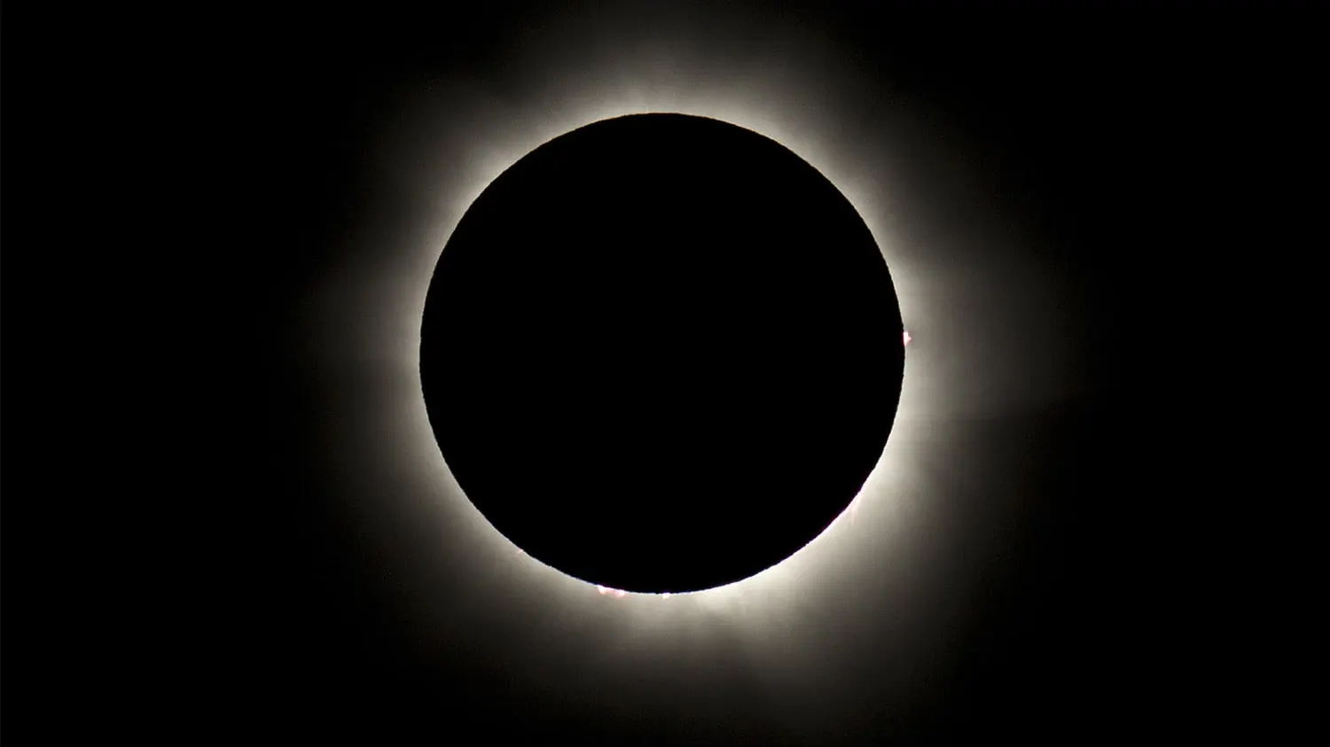 Sfârșitul lumii vine odată cu eclipsa de soare de luna viitoare? Previziune înspăimântătoare