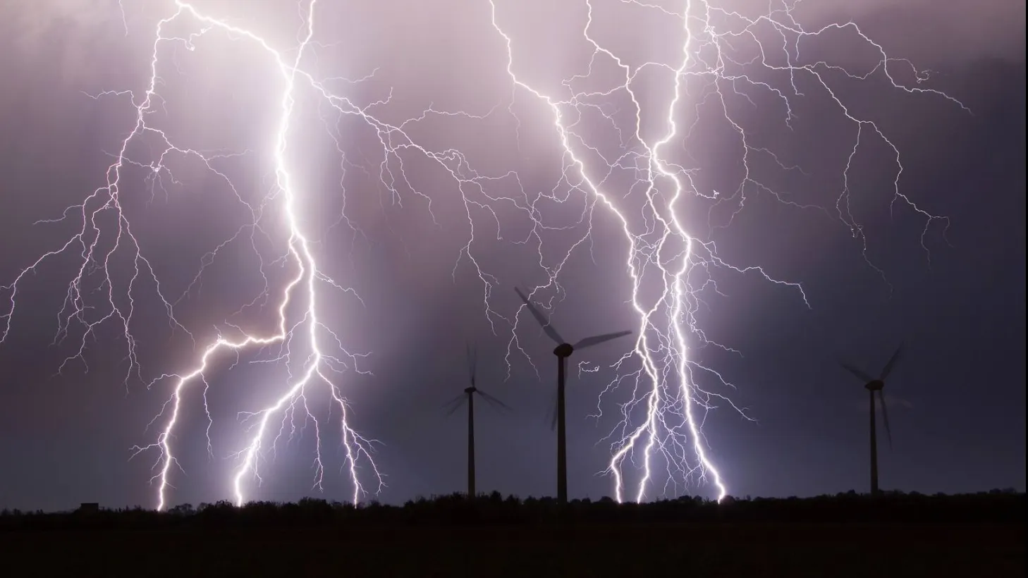 Mii de locuințe din Olt, fără energie electrică