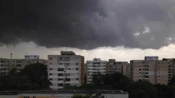 Primăria Capitalei, bilanţ după vijelia de marţi după-amiază. Ce zone au fost afectate
