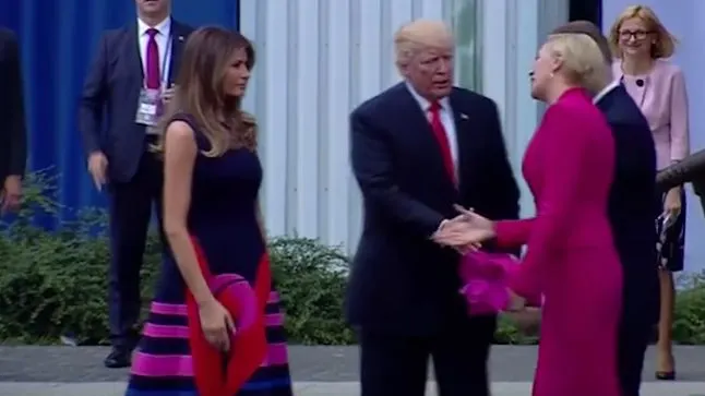 Donald Trump, protagonistul unui alt moment penibil! Ce i-a făcut prima doamnă a Poloniei