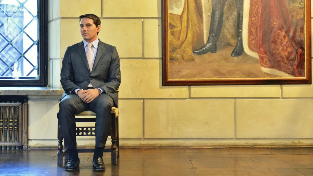Fostul principe Nicolae ar cam vrea la tron. Ce a postat pe o reţea de socializare