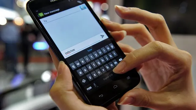 Şi-a ucis iubita în bătaie, din cauza unui SMS trimis greşit