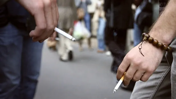 Tipul de ţigări care provoacă mult mai rapid apariţia cancerului. Majoritatea oamenilor le aleg