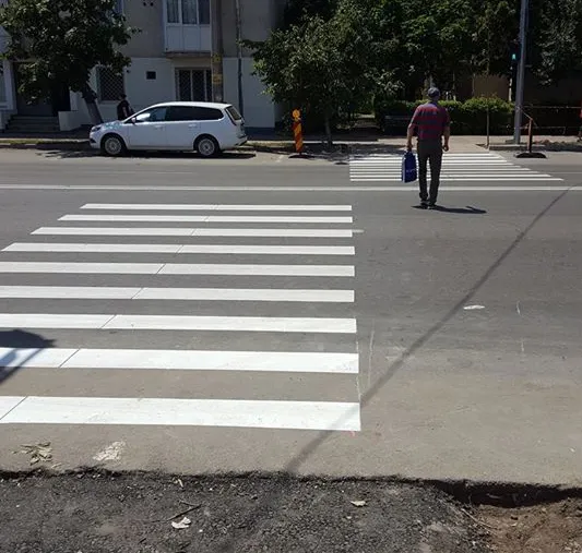 Cea mai haioasă trecere de pietoni se găseşte în România. FOTO