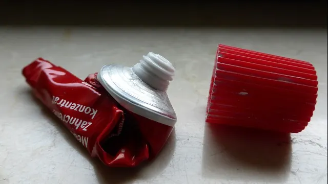 De ce trebuie să-ți ungi pielea cu puțină pastă de dinți, vara. Efectul e incredibil