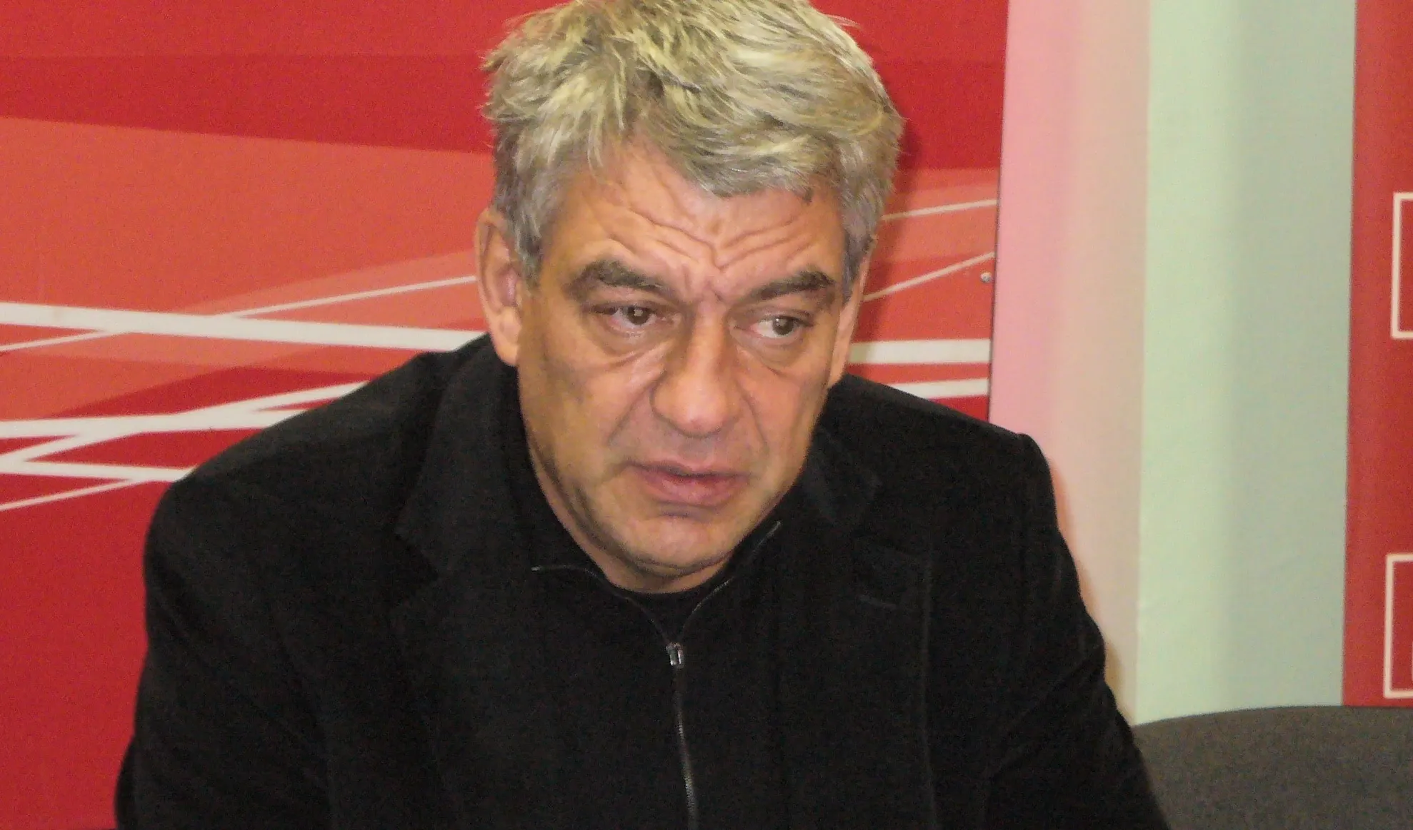 Premierul Tudose explică strategia lui Soros: Dacă-l destabilizezi pe Dragnea destabilizezi țara