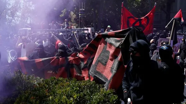 Incidente violente în SUA. Trump, mărul discordiei