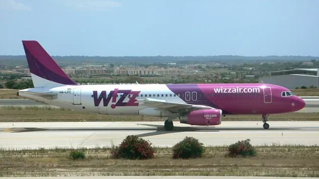 Zeci de britanici, blocați pe aeroportul Otopeni, după ce o cursă Wizz Air a fost anulată