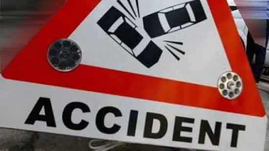 O femeie însărcinată şi-a pierdut viaţa în urma coliziunii dintre un autoturism şi un TIR, în Olt