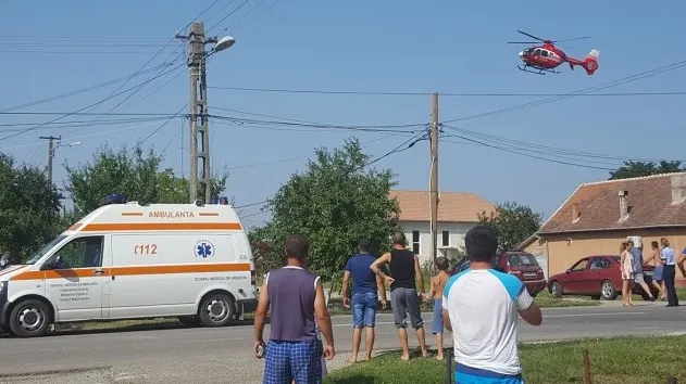 Un bărbat a fost spulberat pe trecerea de pietoni. Un elicopter SMURD a intervenit