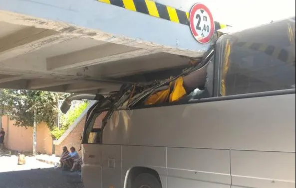 Accident ȘOCANT la Roma! Există zeci de victime