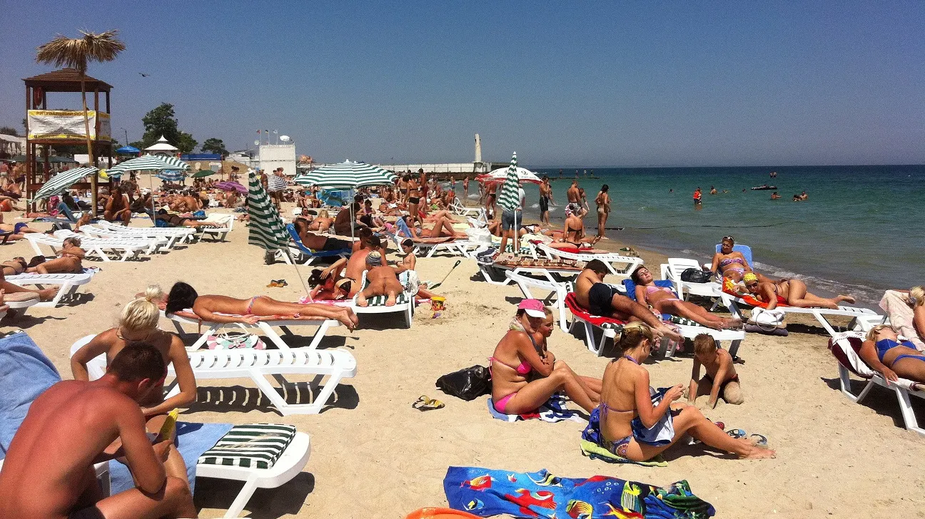 Alertă la Marea Neagră. Scăldatul în mare a fost interzis în această stațiune. Pericol de sănătate