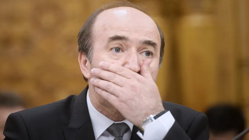 Ministrul Toader numără din doi în doi deținuții eliberați prin "grațierea mascată" 