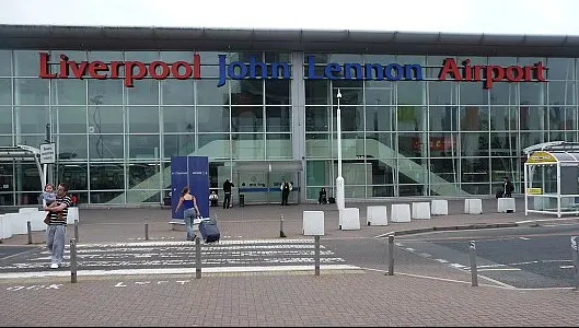 Alertă de securitate: Aeroportul din Liverpool, evacuat din cauza unui pachet suspect