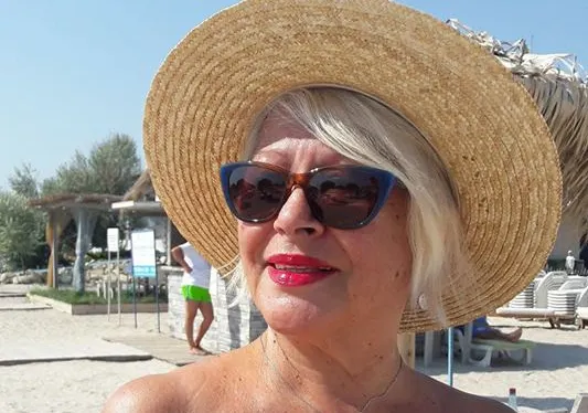 Mirabela Dauer a apărut brusc la plajă. FOTO