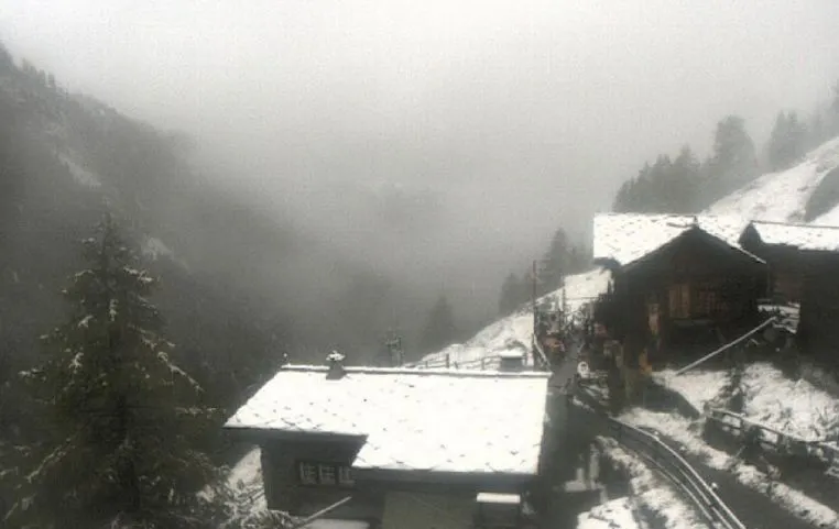 Brr! Ninge în luna august. Localnicii s-au trezit cu zăpadă la geam