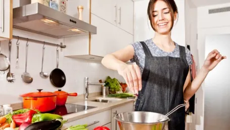 A vrut să facă un pilaf delicios. A pus orezul la fiert, însă la final a avut o surpriză. FOTO