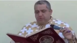 Încă un scandal în Biserica Ortodoxă! Un preot a înjunghiat un bătrân cu un cuțit