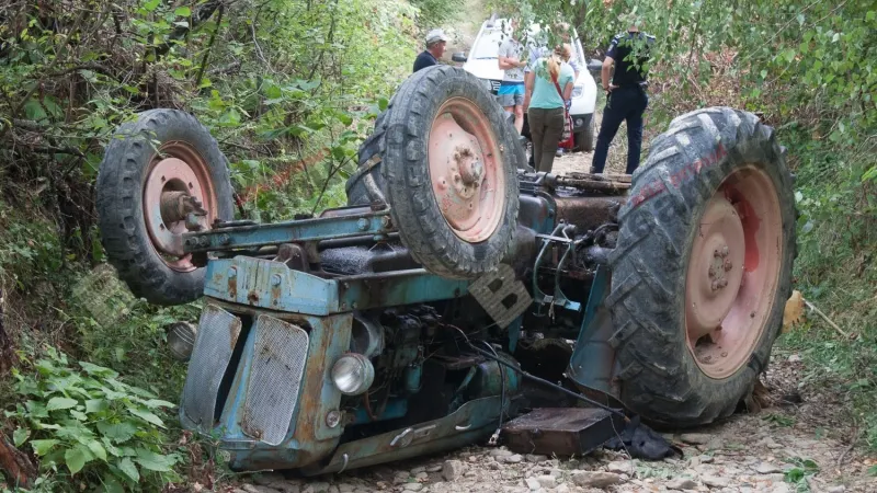 VIDEO. Tragedie în Bistriţa. Un bărbat a fost strivit de propriul tractor