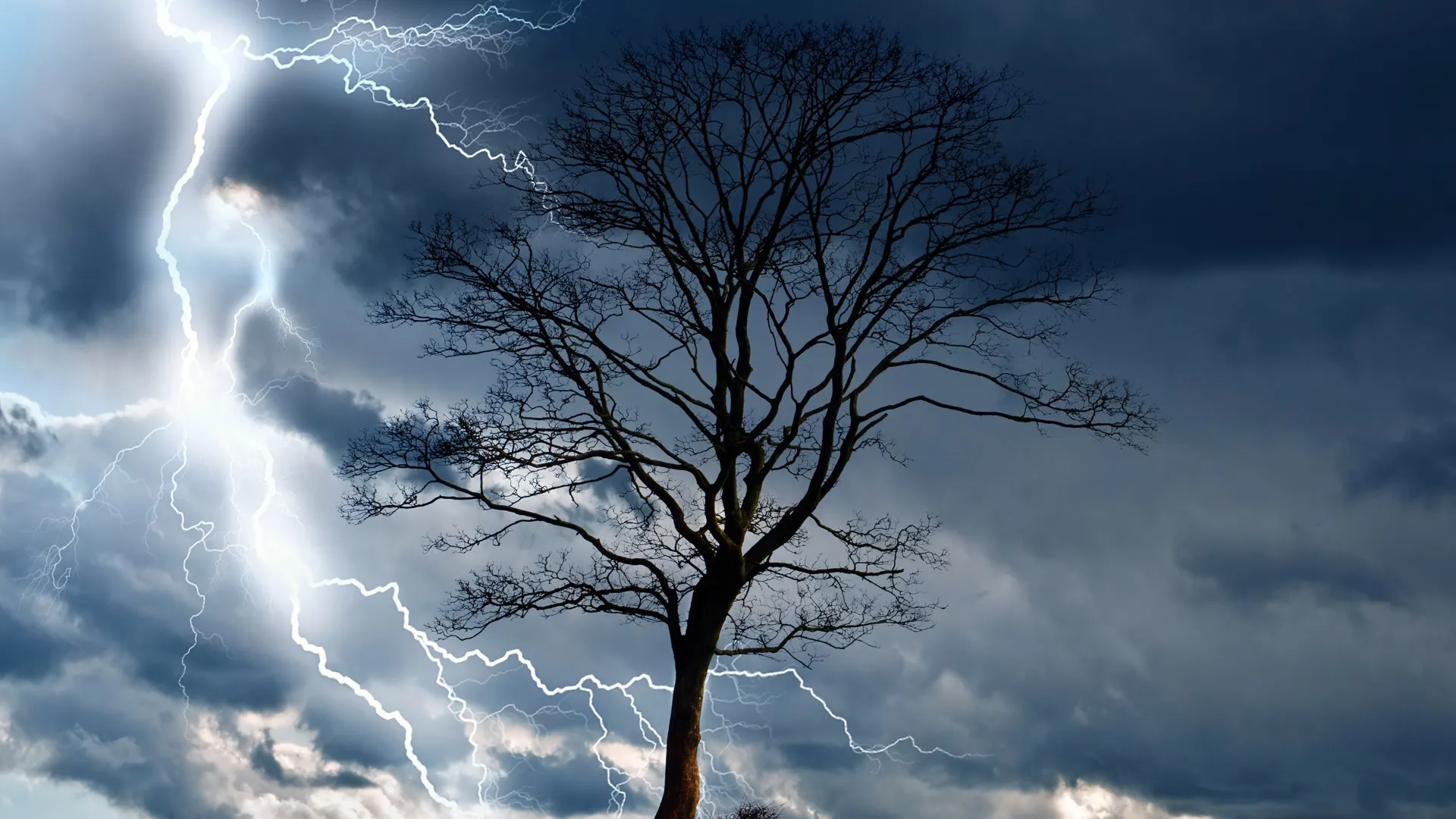 Vreme extremă în România. Nouă avertizare meteo: vijelii puternice și caniculă în următoarele zile
