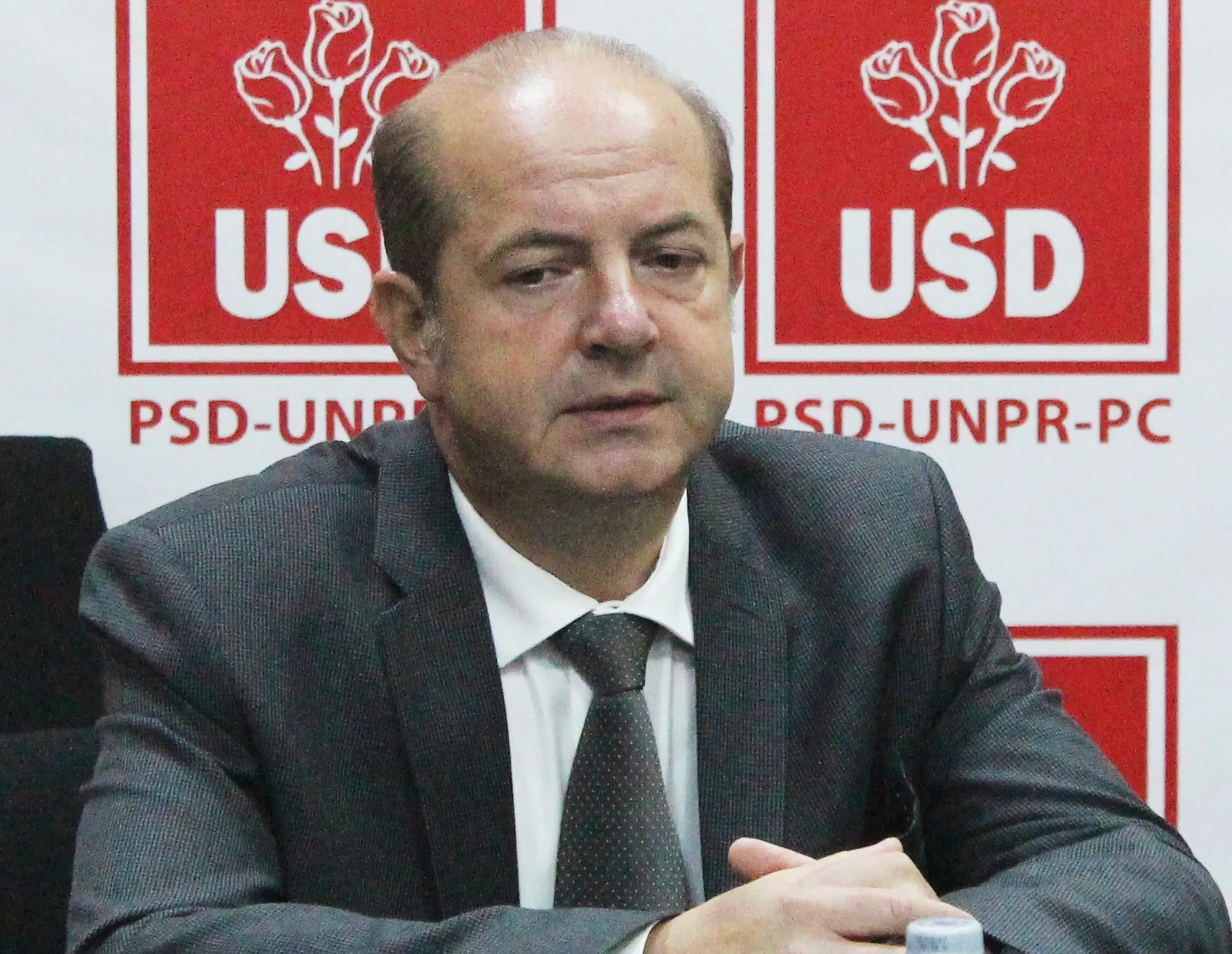 Primarul Alexandriei şi-a dublat salariul, câştigă cât Iohannis. Angajaţii, evaluaţi pentru mărire