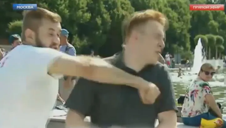 Reporter agresat în DIRECT, într-un parc din Rusia. Cine era bătăuşul - de necrezut!