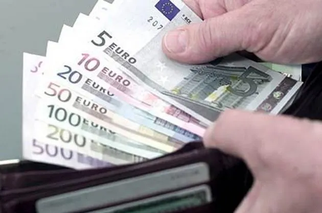 "Dincolo era mai ieftin". Inflaţie galopantă în România, în timp ce preţurile scad în Vestul Europei