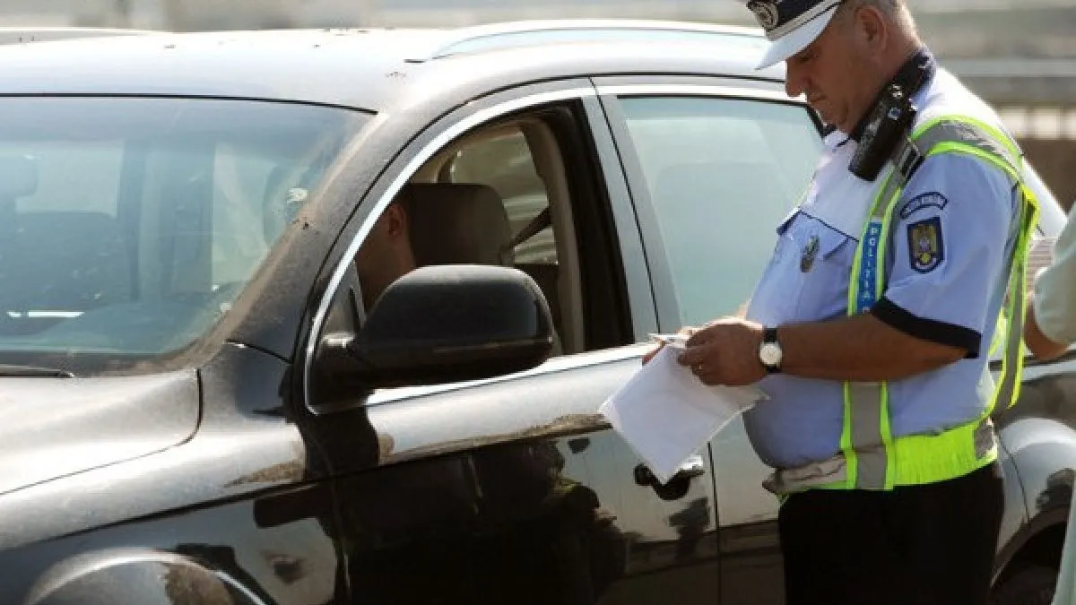 Poliţistul l-a oprit pentru un control de rutină, dar ce a făcut şoferul depăşeşte orice limite