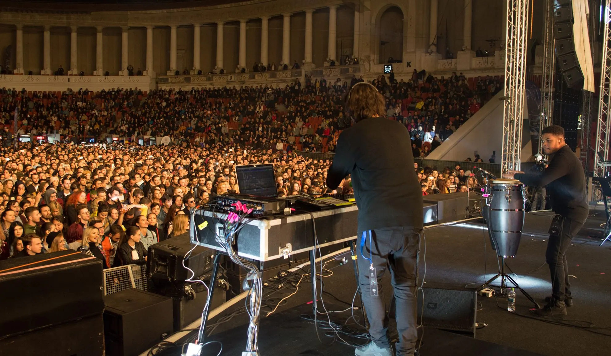 Concert inedit: Muzică electronică, combinată cu muzică simfonică. Mii de oameni au asistat