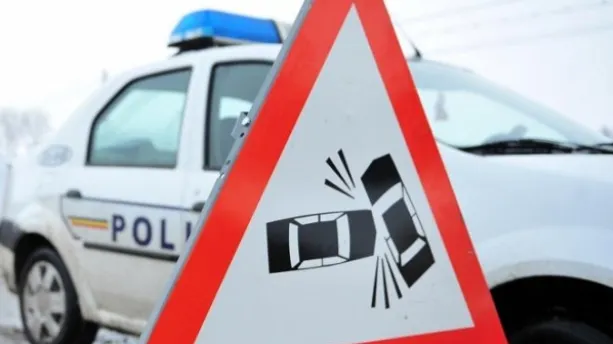 Accident grav! O maşină de curse a căzut într-o râpă din Pasul Bran din Făgăraş