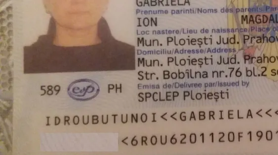 Deși nu sunt rude, locuiesc în aceeași casă. Eroarea birocratică care îi costă şi timp şi bani