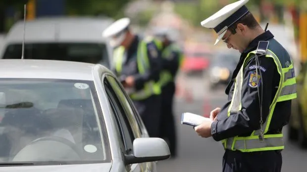Proiect de lege. Şoferii pot rămâne fără carnet, dacă nu plătesc amenda în 30 de zile