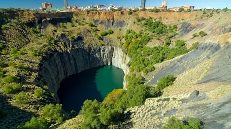 Loc misterios în lume: groapa cu diamante 