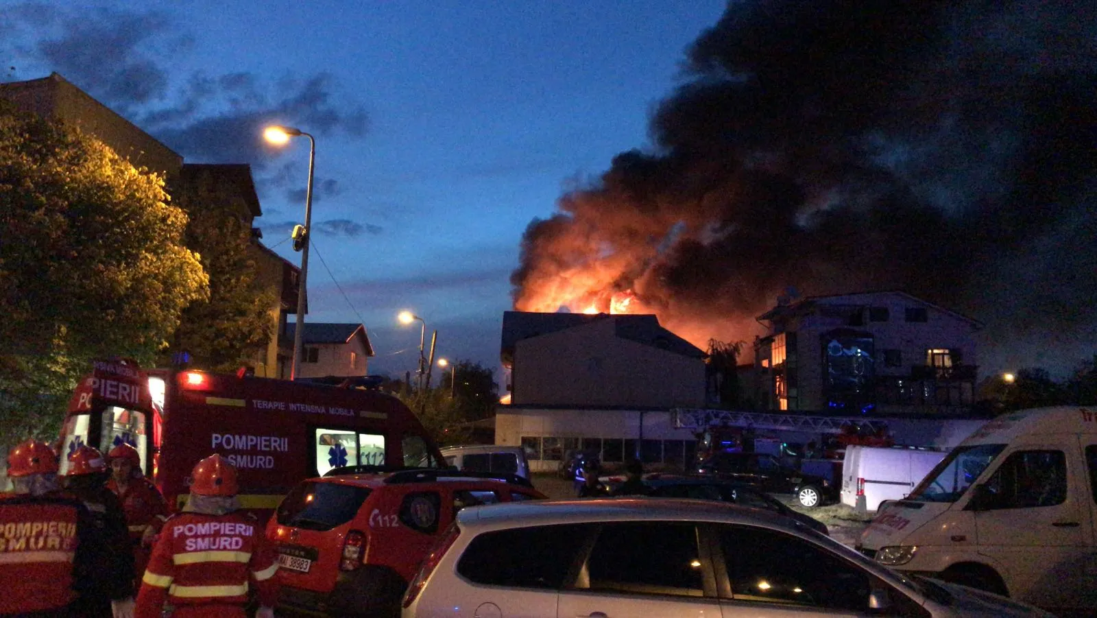 Incendiu la un cămin de bătrâni din București. Un mort, mai mulți răniți. Dosar penal la Parchet