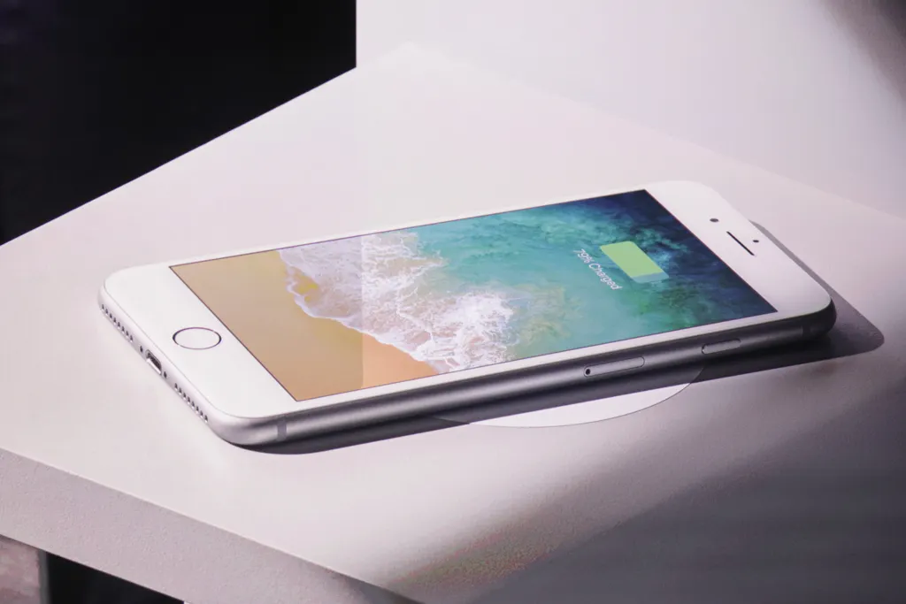 iPHONE 8 a fost lansat: Imagini cu cel mai nou telefon #iPhone 8. Surpriza este iPHONE X
