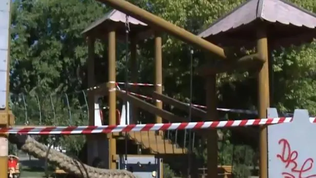 Primele sancțiuni în cazul fetiței rănite într-un loc de joacă. Ce amendă va plăti ADP