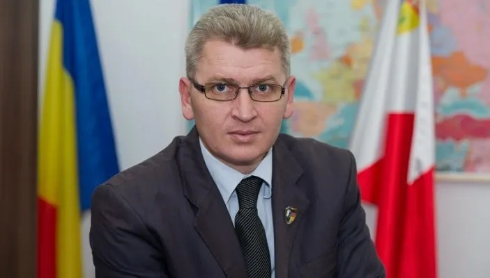 Un deputat vrea să îşi instaleze cort în faţa biroului lui Dragnea. Replica şefului PSD: Somn uşor!