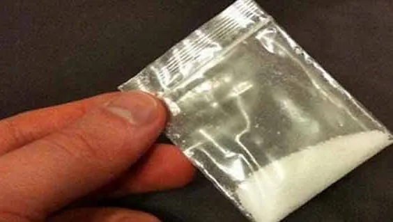 De ce este bine să porți mereu la tine un pliculeț cu sare. Îți va salva viața