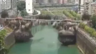 VIDEO. Pod demolat într-o secundă