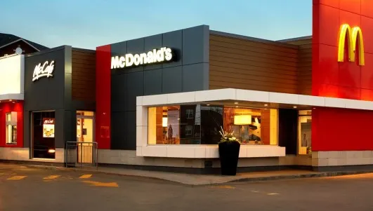 Scandal la un McDonald's din Spania: ”Nu mai servim țigani sau români!”