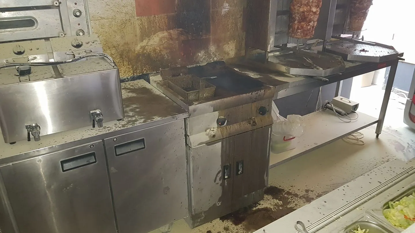 Incendiu într-un centru comercial. 150 de persoane au fost evacuate