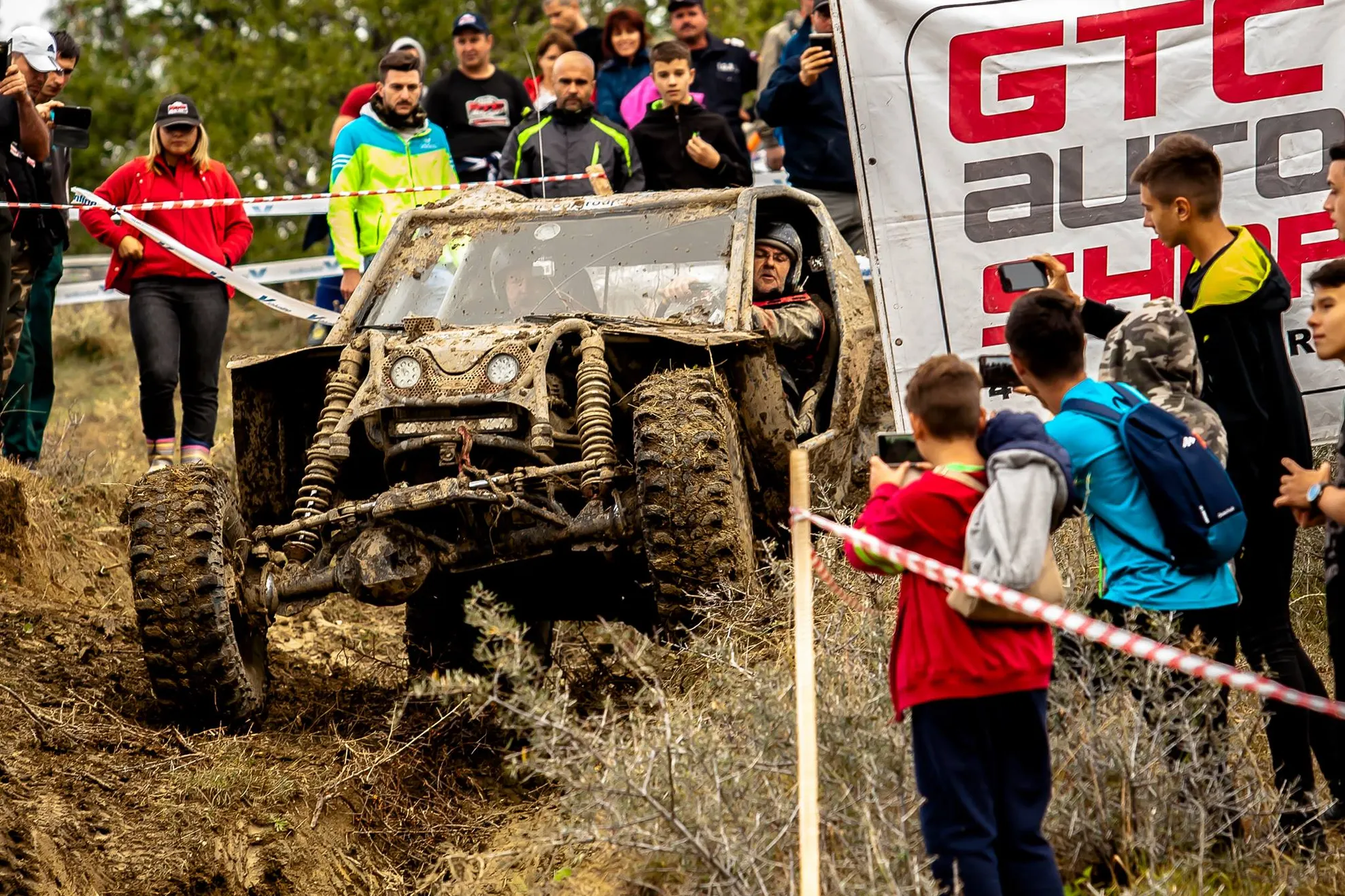 Ziua cea mai lungă la off-road! Piloții vor concura timp de 24 de ore