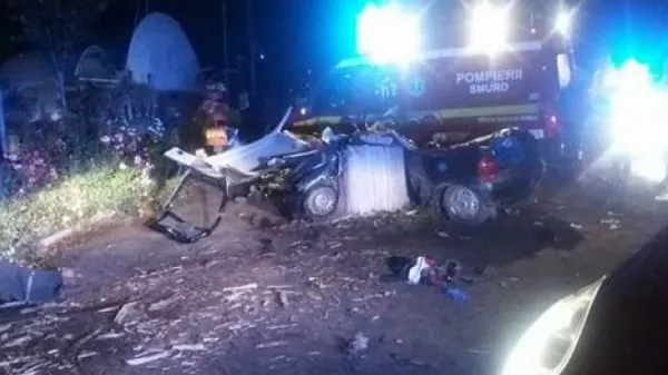 Accident cumplit în Galați: Doi tineri au murit, iar altul este în stare critică