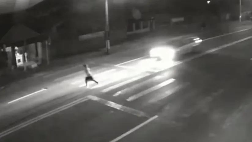 Tânără spulberată pe trecerea de pietoni! Atenție, imagini cu impact emoțional