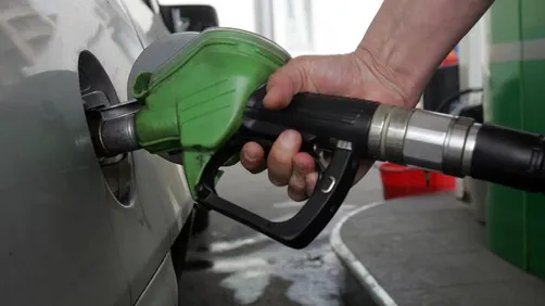 Prețul petrolului, la maximul ultimilor 4 ani. Noi scumpiri la pompă