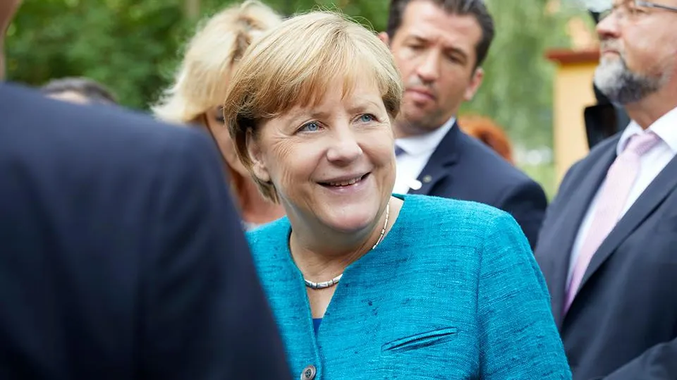 Piruetă perfectă. Angela Merkel respinge anticipatele, este gata de o coaliție cu socialiștii